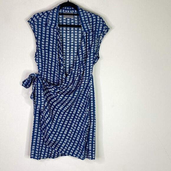 UO Urban Outfitters Butterfly Pattern Mini Tie Waist Wrap Dress Women's Size XS - Picture 9 of 9